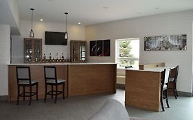 Days Inn By Wyndham Kingston